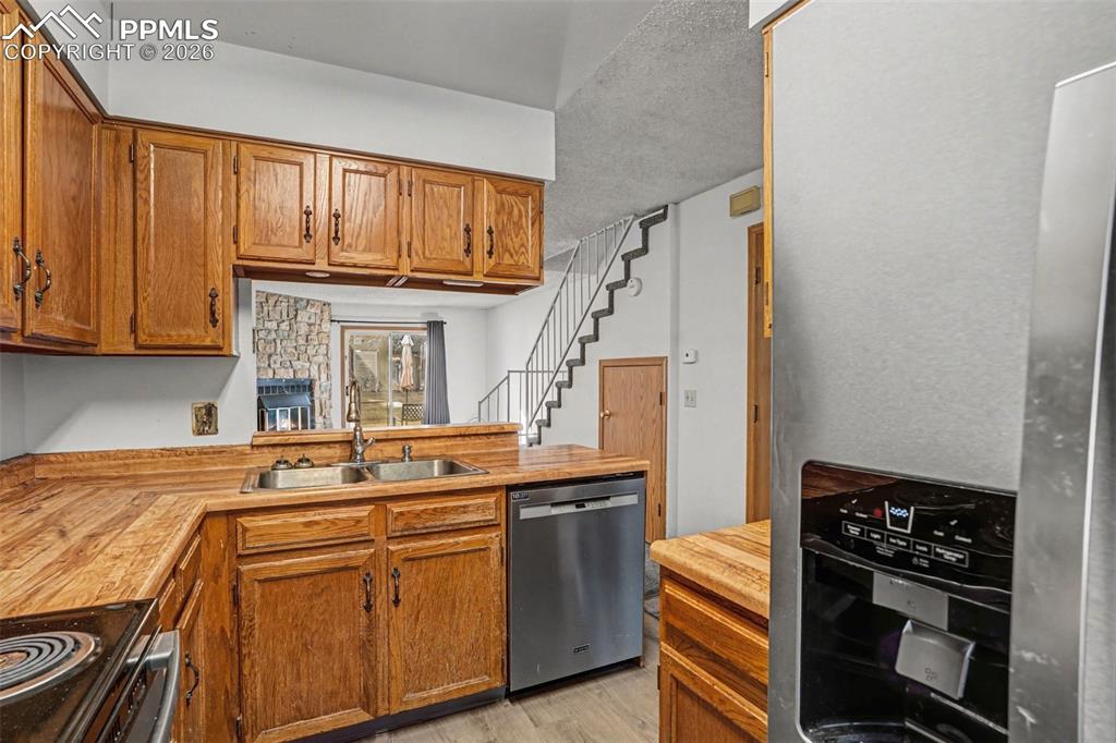 3515 Queen Anne Way photo 3