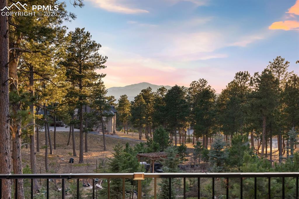 4255 Foxchase Way photo 2