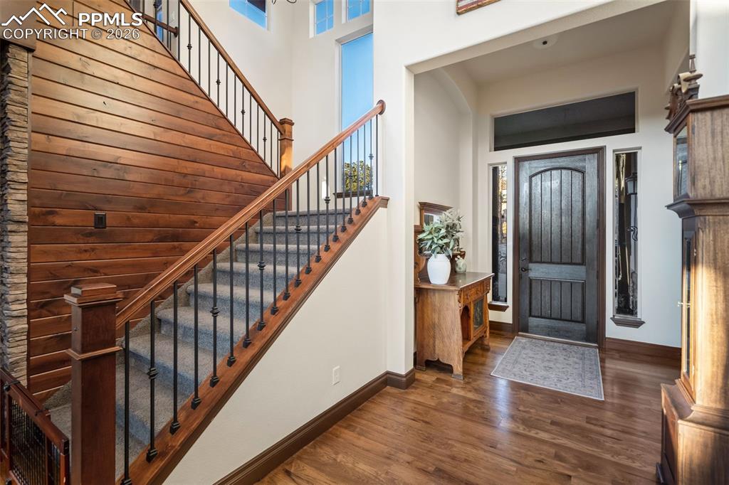 4255 Foxchase Way photo 3