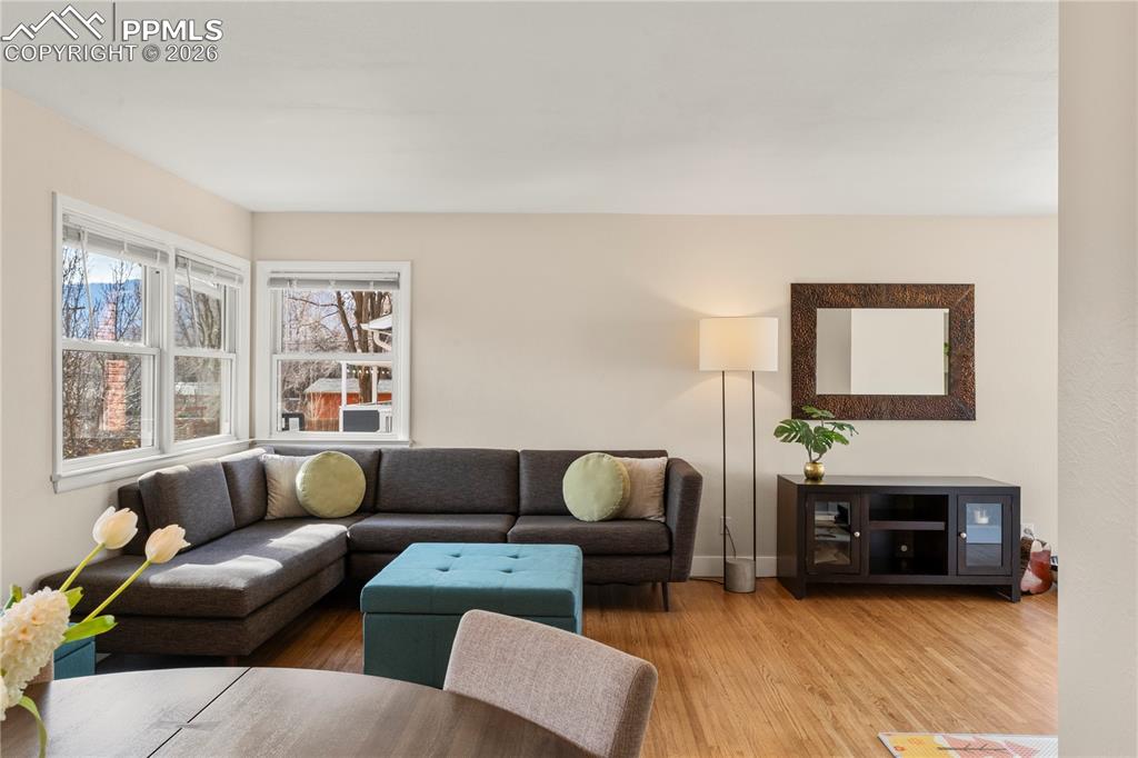 1241 E Monroe Street photo 3