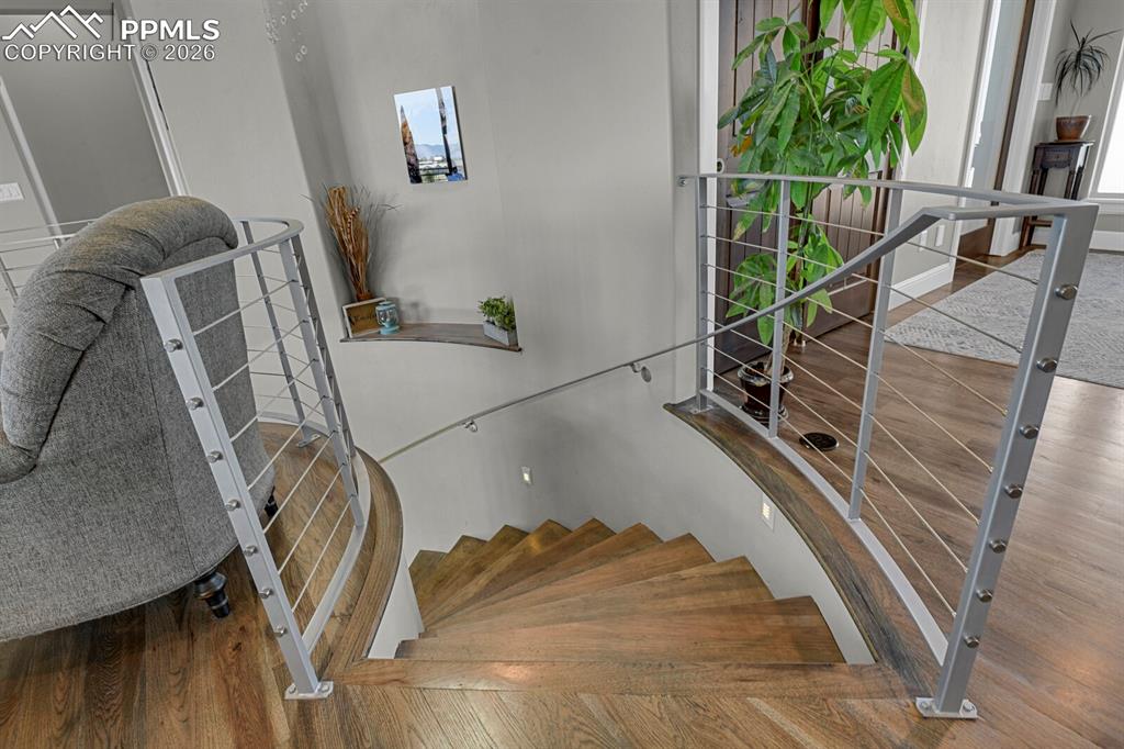 Curved Hickory staircase