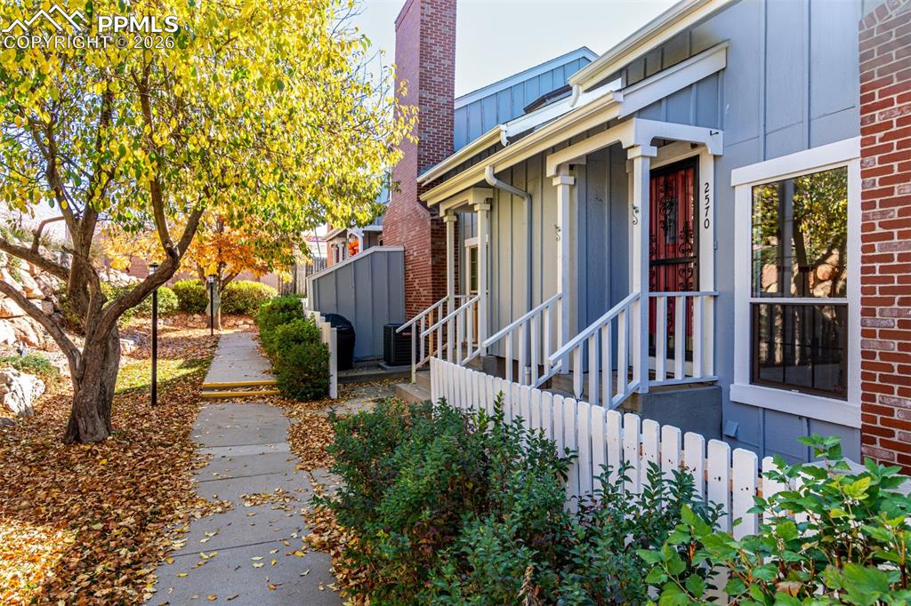 2570 Hatch Circle photo 3