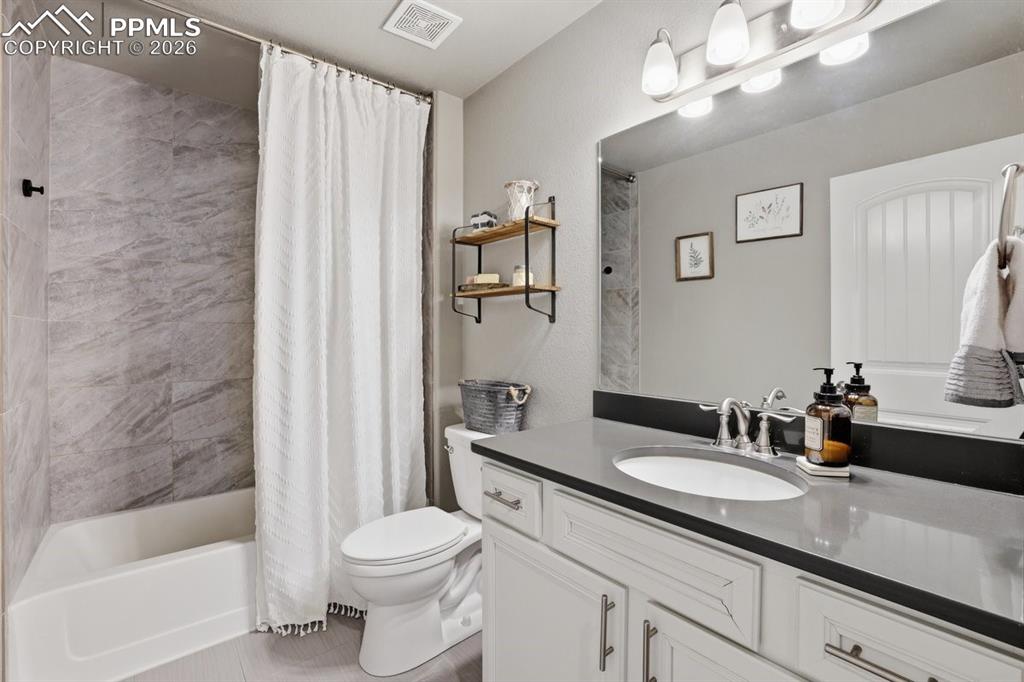 upstairs guest bathroom