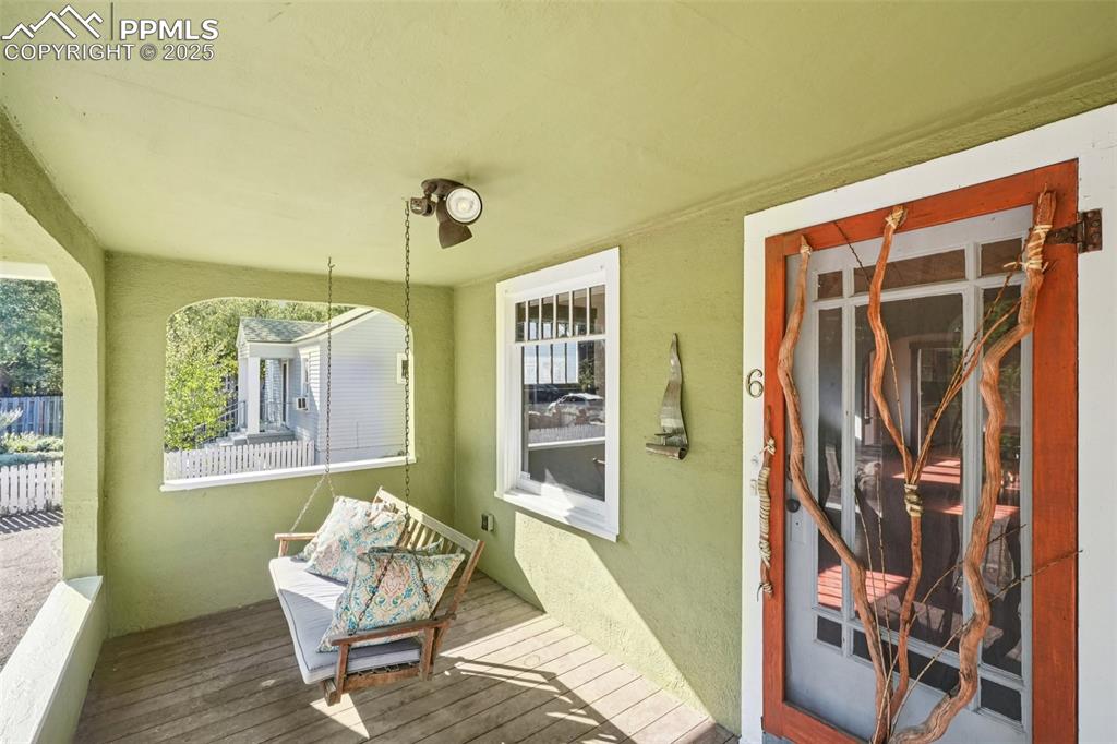 6 Alsace Way photo 3