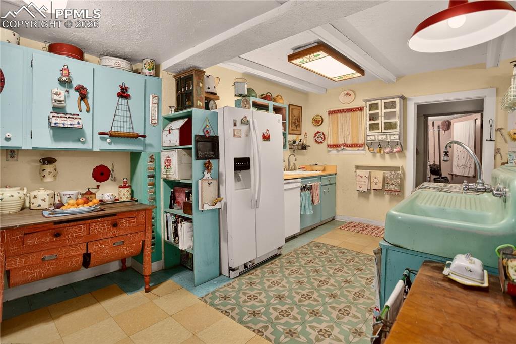 Large kitchen