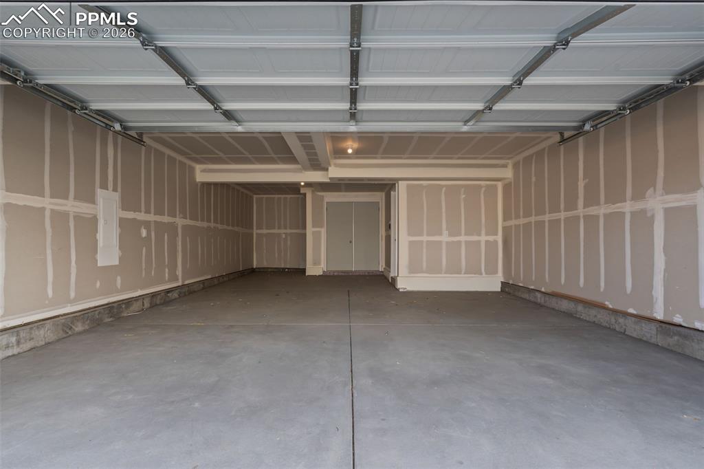 *Photos of previous inventory home of same floor plan - features and options will vary*