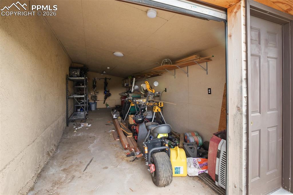 Separate 1 car garage