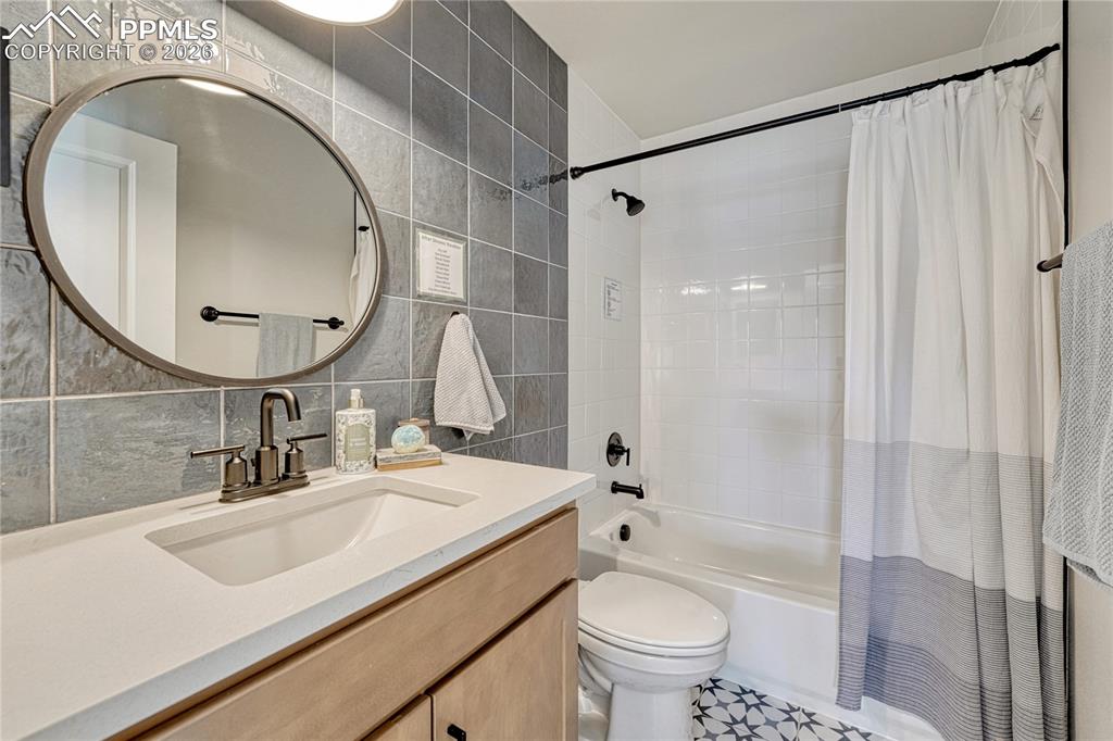 Main level 2nd bath, designer tile