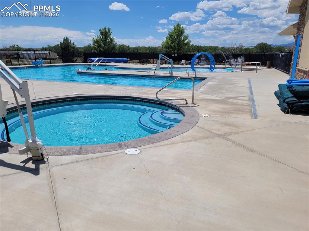 Hot tub and splash pad pool
