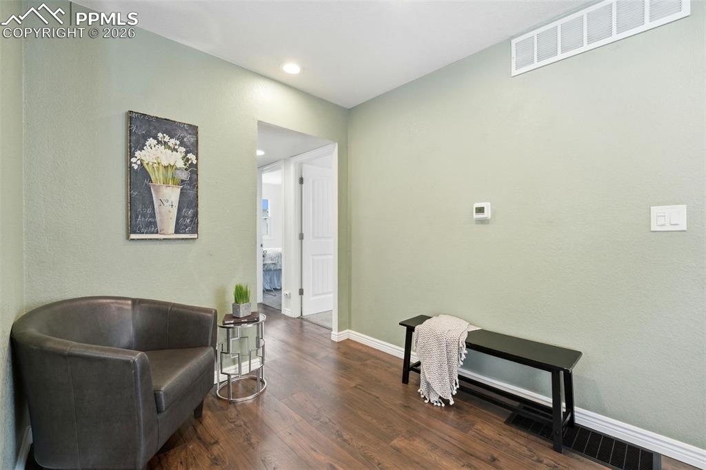 lots of options for furniture setup