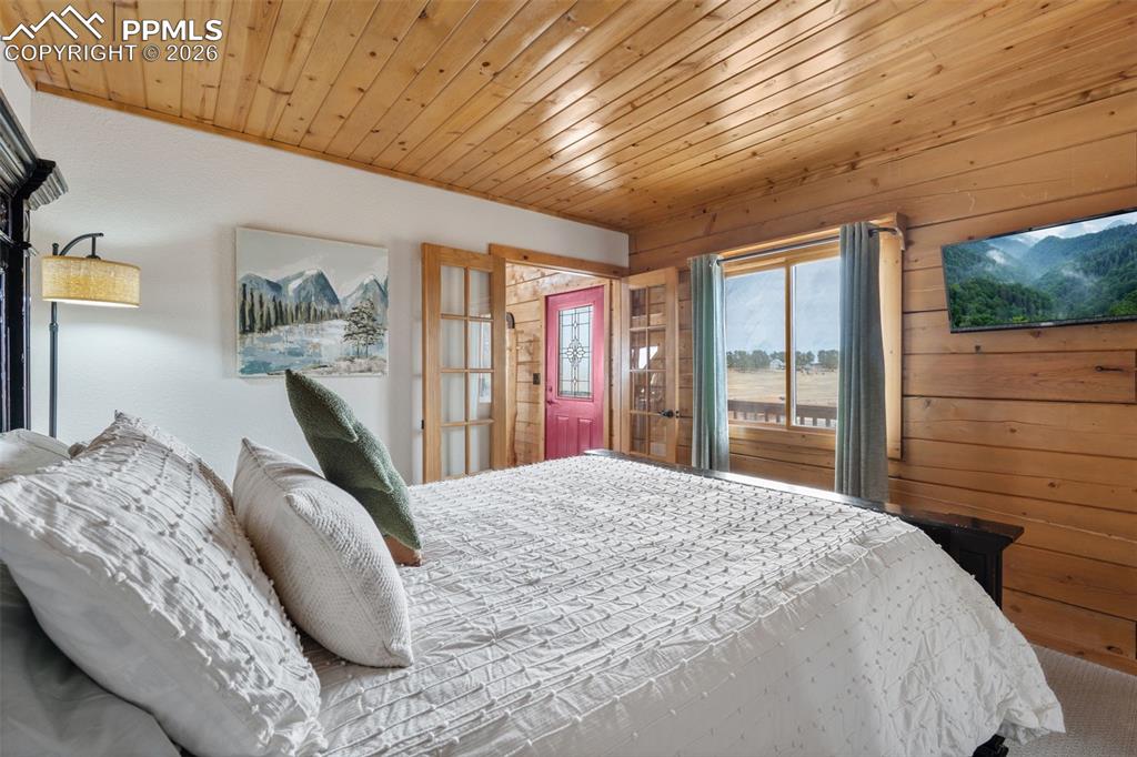 Office or Non-Conforming 5th Bedroom