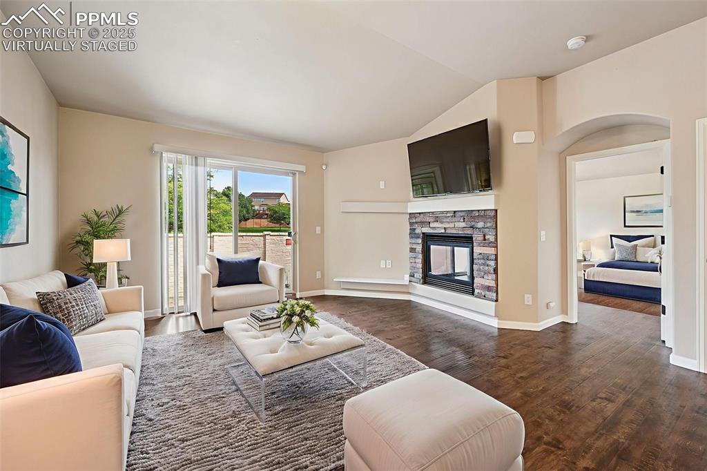 5384 Oak Spring Heights photo 3