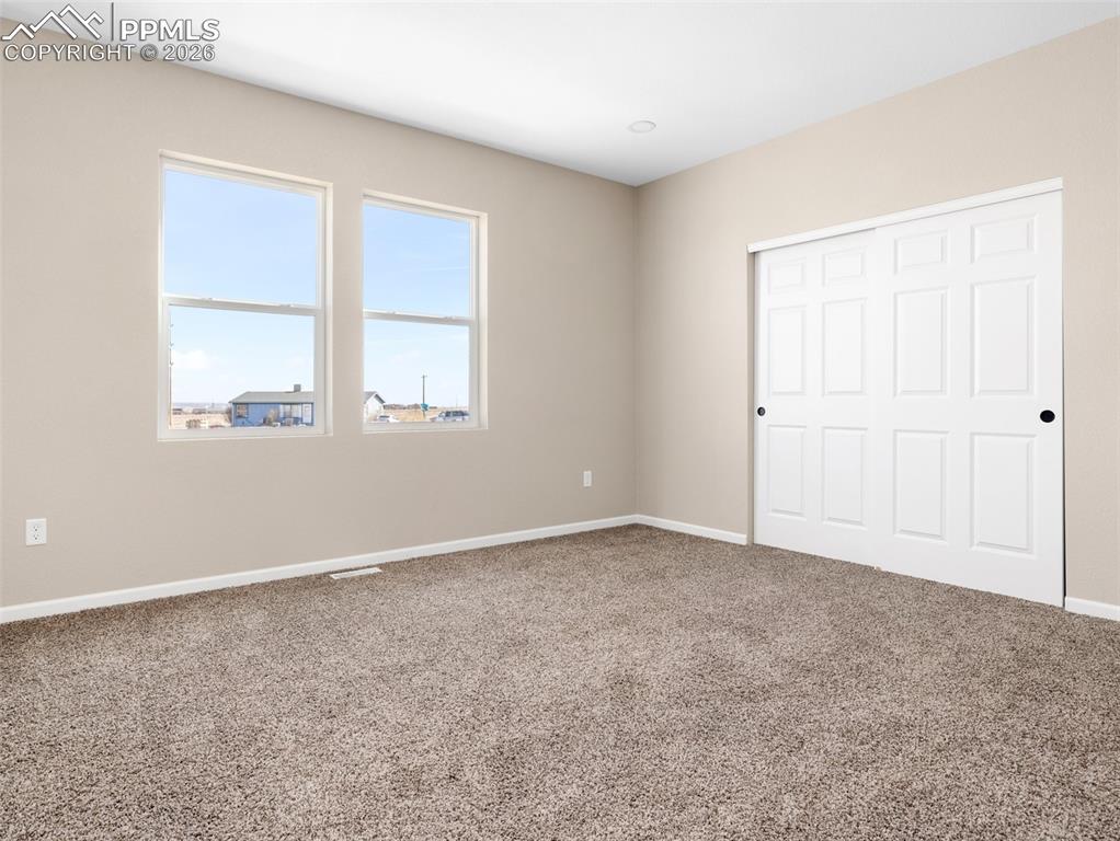 Large Master Suite with a Walk-in closet!