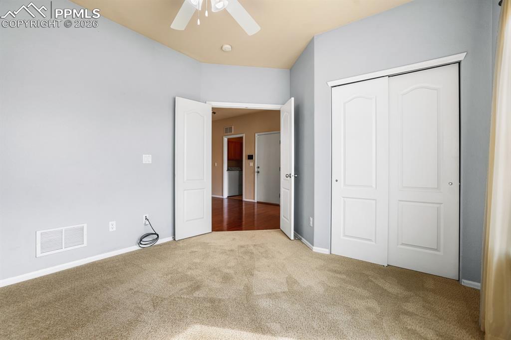 Bedroom / Office Area