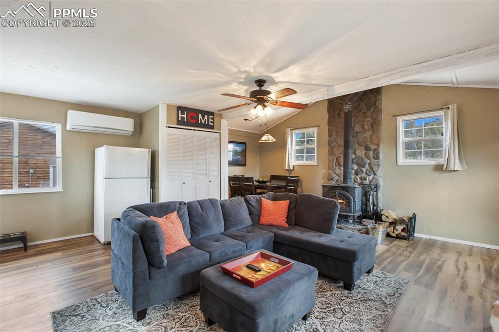 201 Dillon Lane photo 3