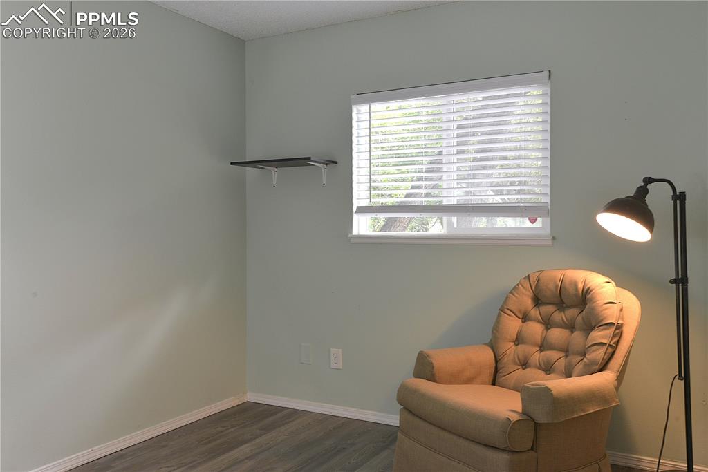 2nd bedroom on the main, also overlooks the back yard. 
