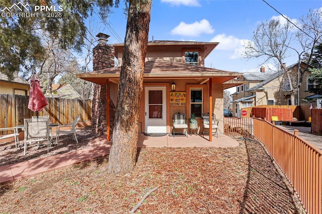 1702-1/2 W Cheyenne Road