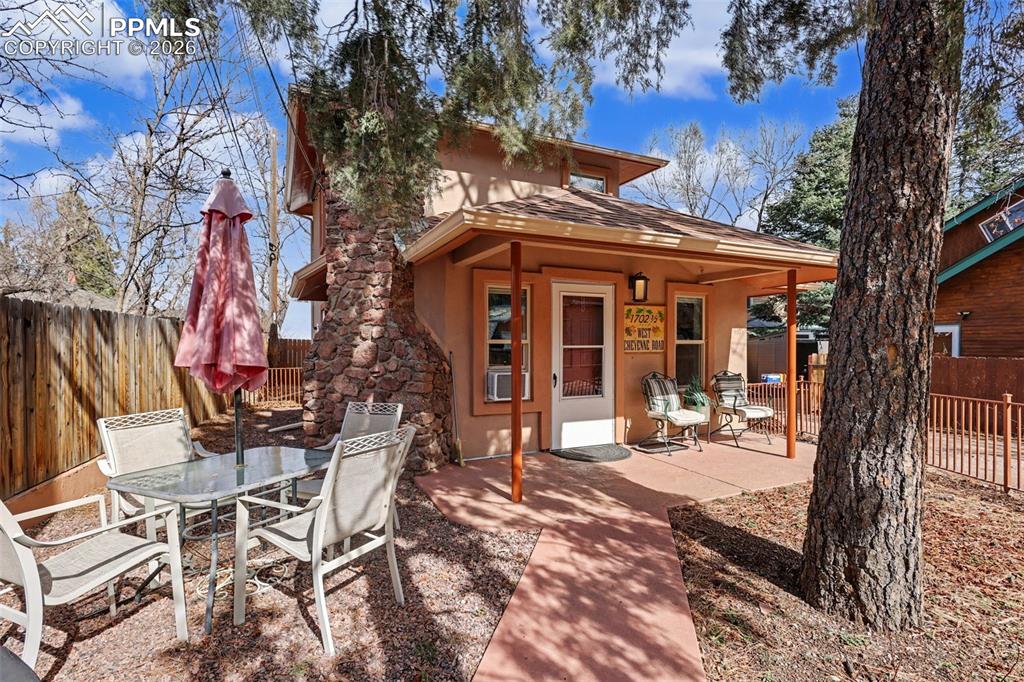 1702-1/2 W Cheyenne Road photo 3