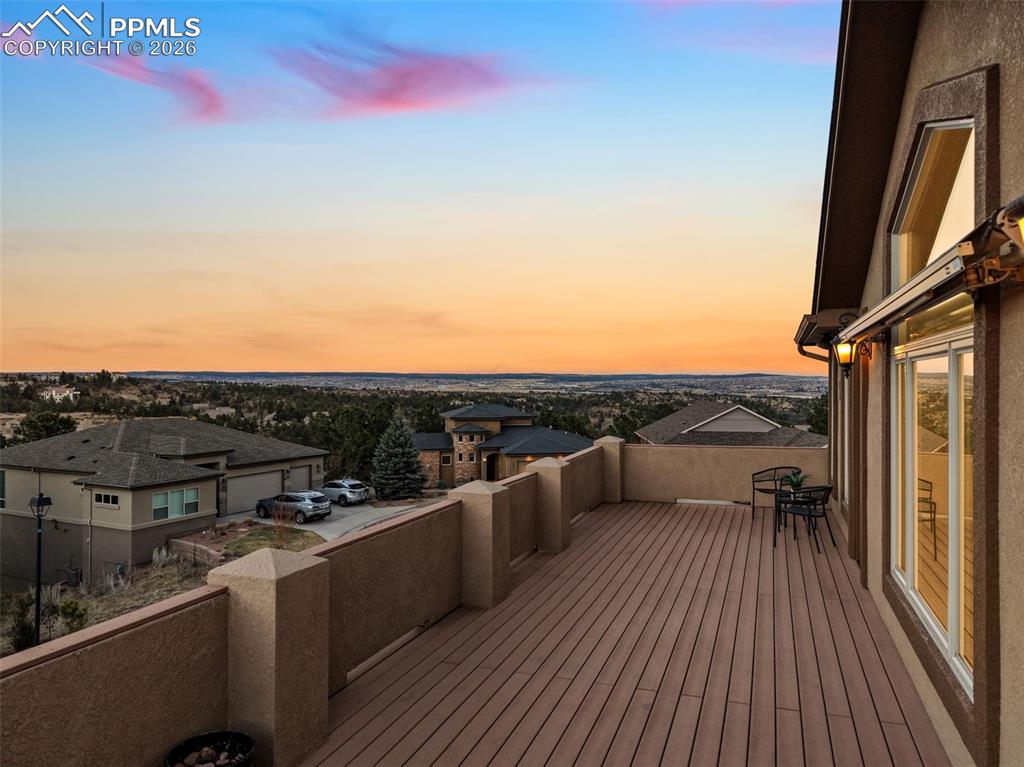 Main Level City Views