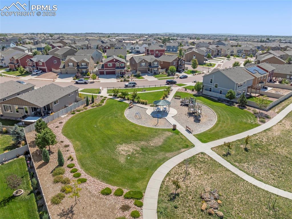 Neighborhood park right across the street