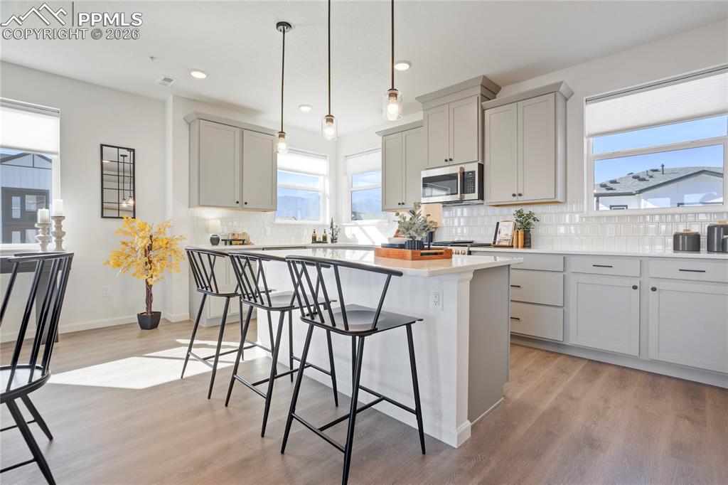 897 Beckton Heights photo 2