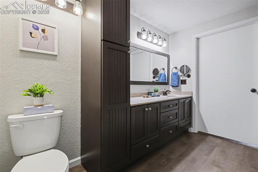 Full bath that sits between bdrm 2&3