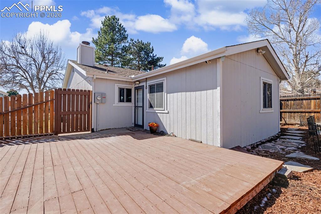 Huge deck for outdoor living & cooking