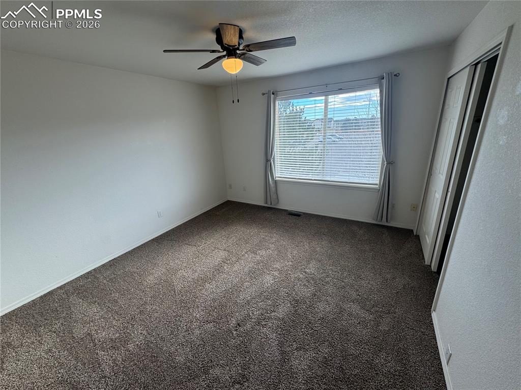 Large upper-level 2nd Bedroom