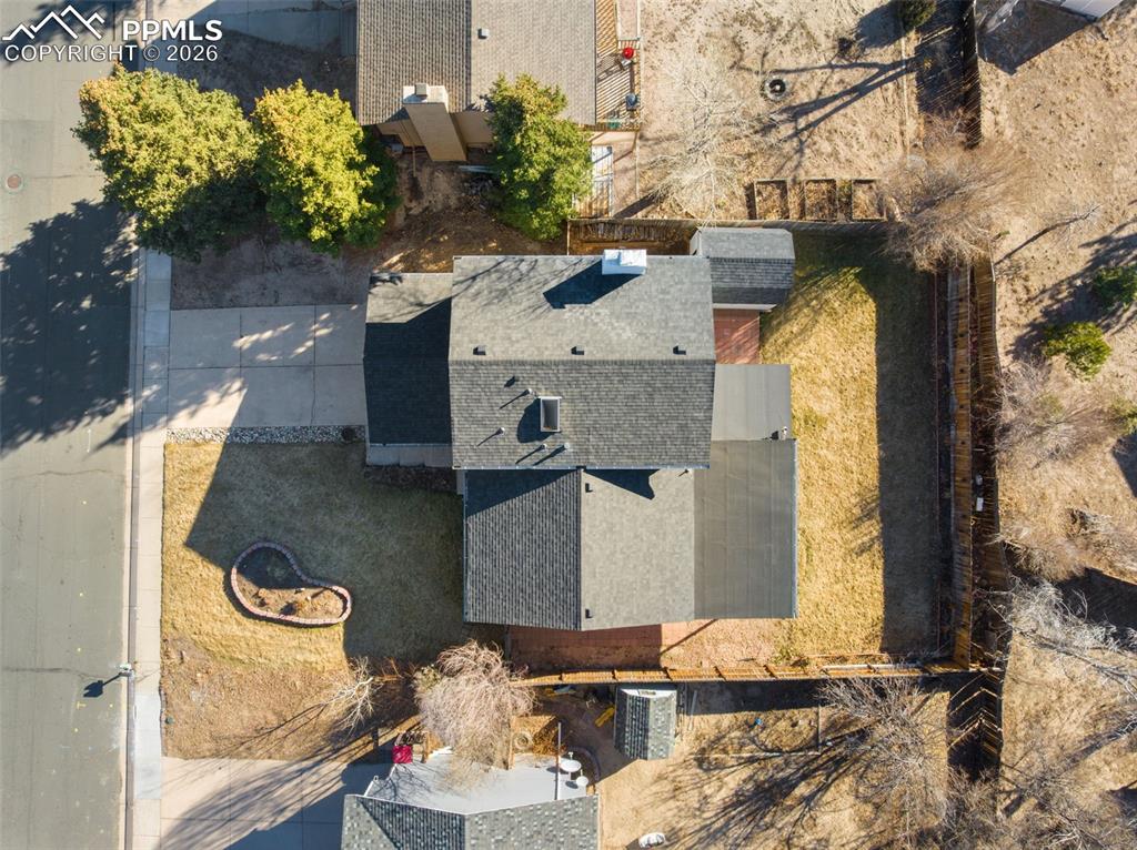 Aerial view of property and surrounding area