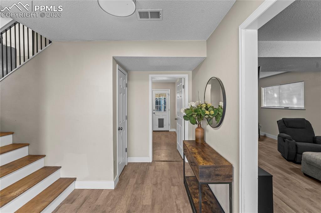 1511 Saratoga Drive photo 2