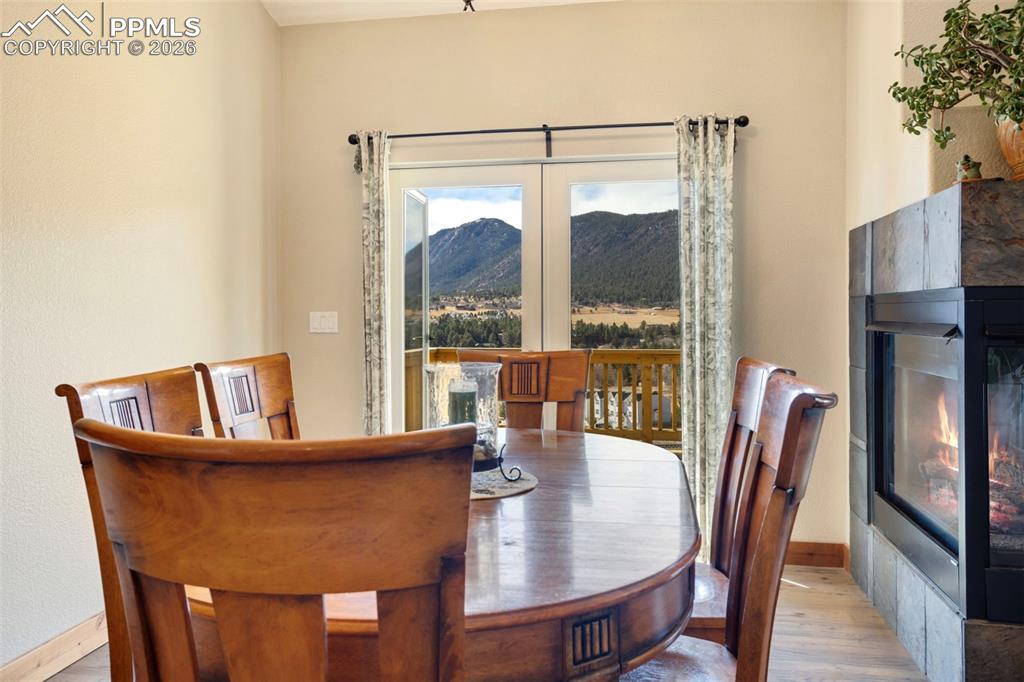 Dining area, walk out to deck