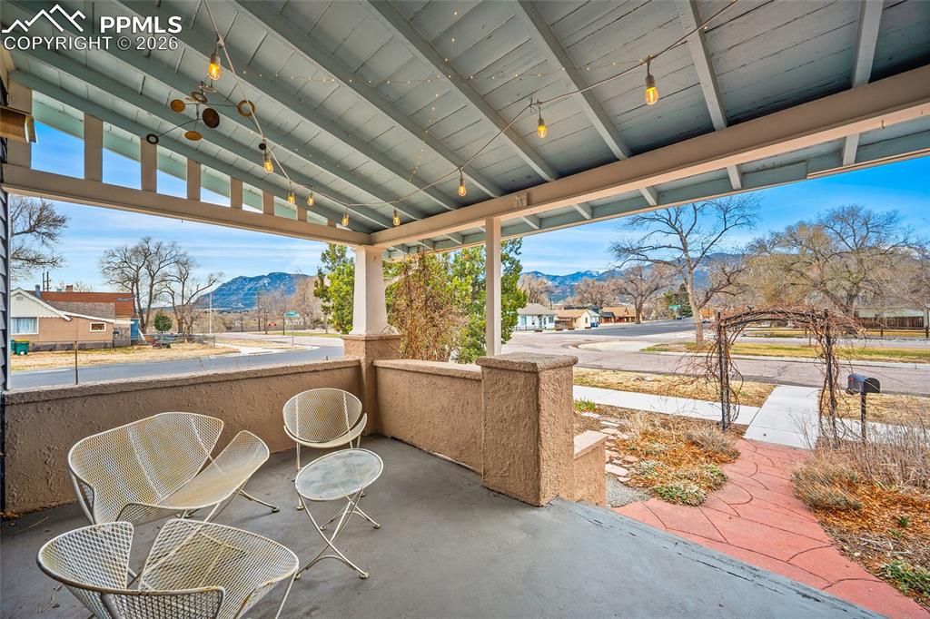 831 S Cascade Avenue photo 3