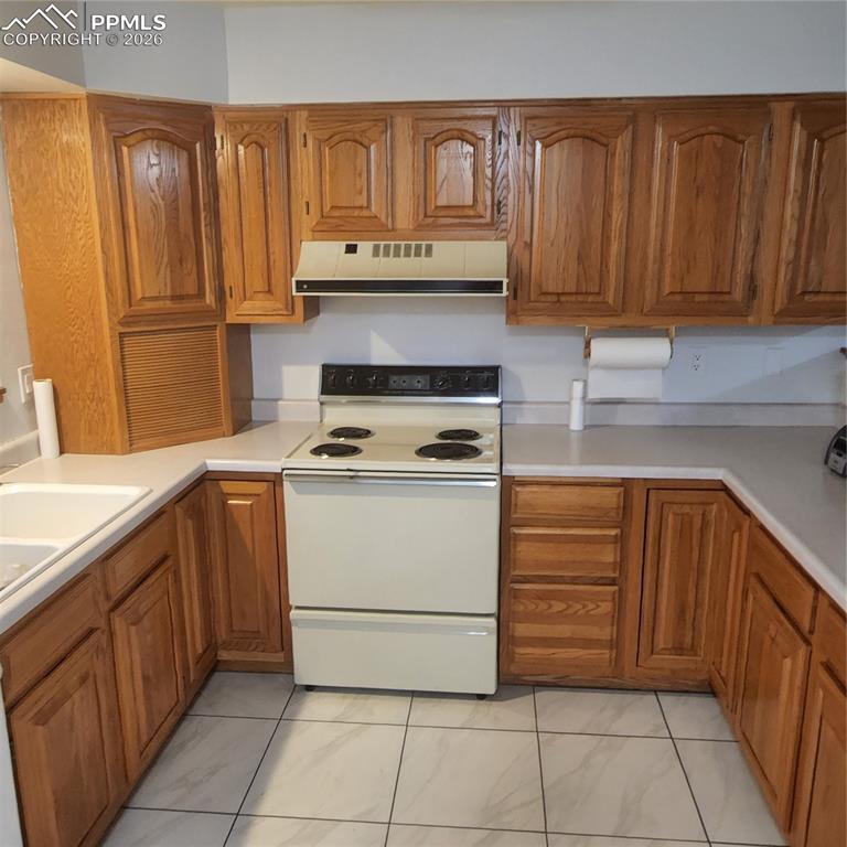 plenty of counter space