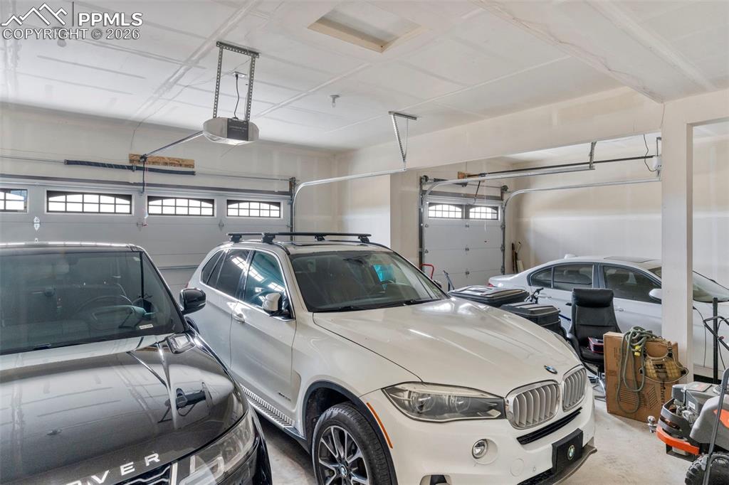 3 car garage 