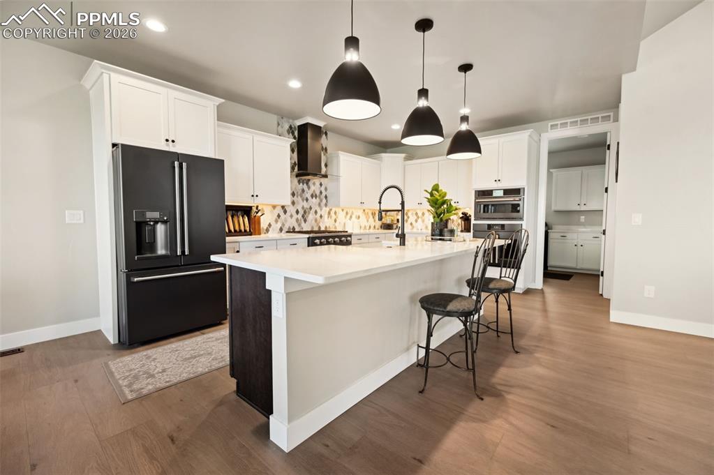 Beautifully appointed gourmet kitchen