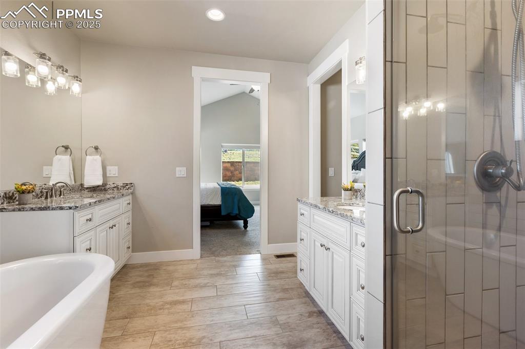 Luxurious owner's en suite