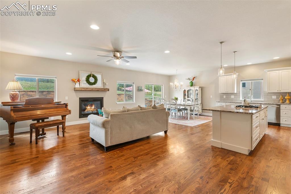 This feels like home! Cozy, yet open with an easy flow.