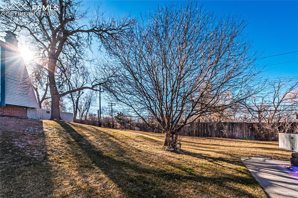 2997 E Fountain Boulevard photo 2