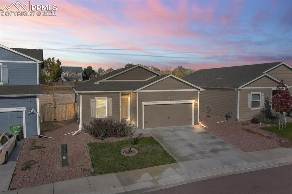 6262 Meadowbank Lane