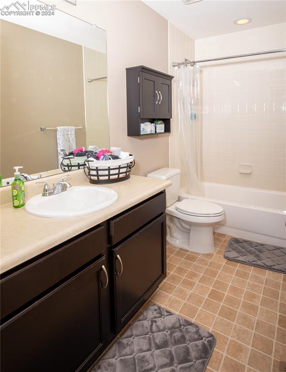 Guest Bathroom Upper Level