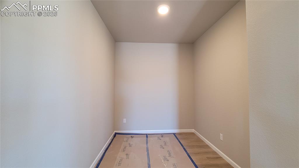 Flex room, perfect for home office, dining nook, gym 