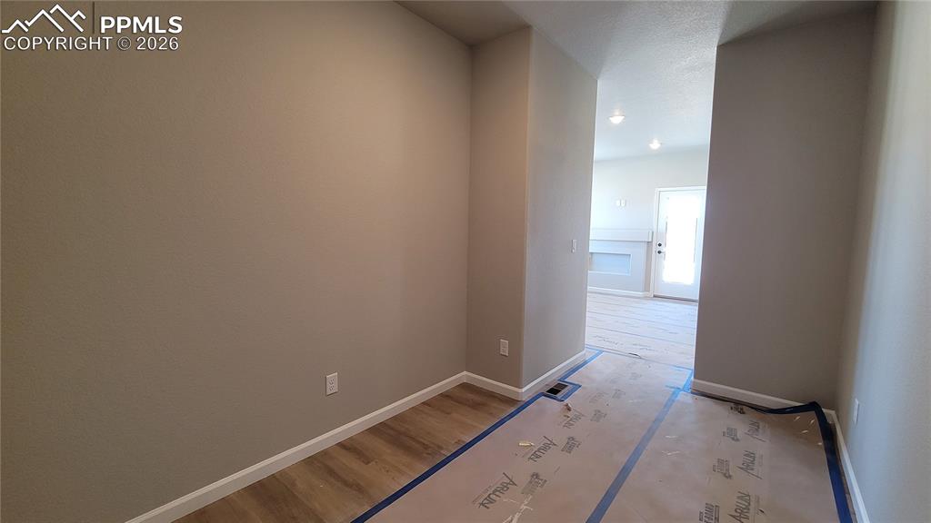 Flex room, perfect for home office, dining nook, gym 