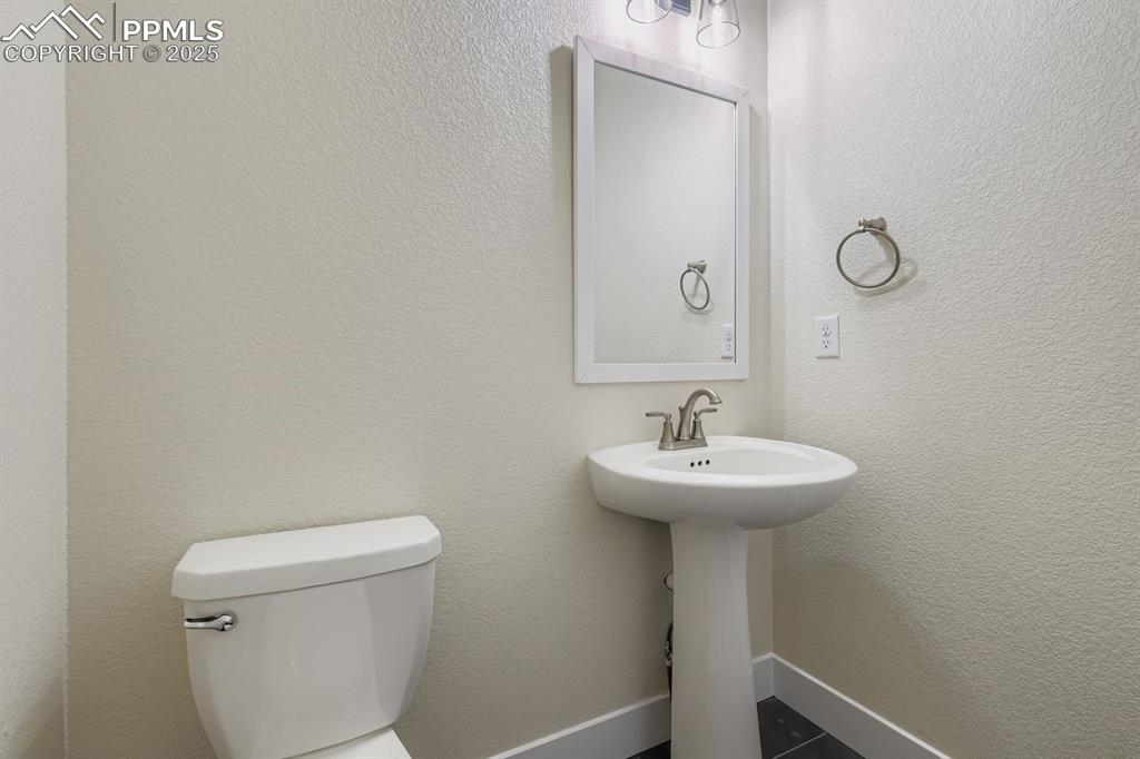 8441 W Dines Boulevard