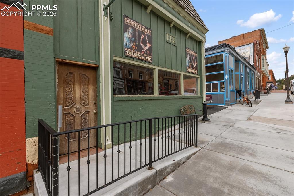 308 Victor Avenue photo 3