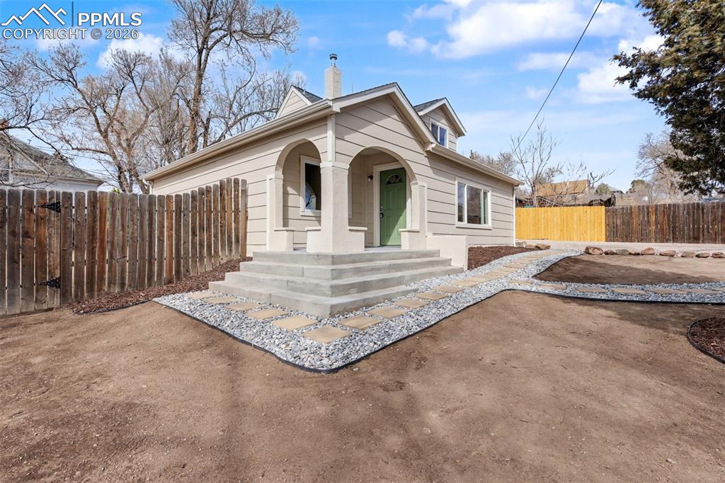 944 S Cascade Avenue