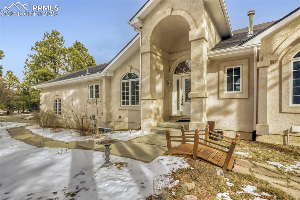 725 Lancers Court photo 3