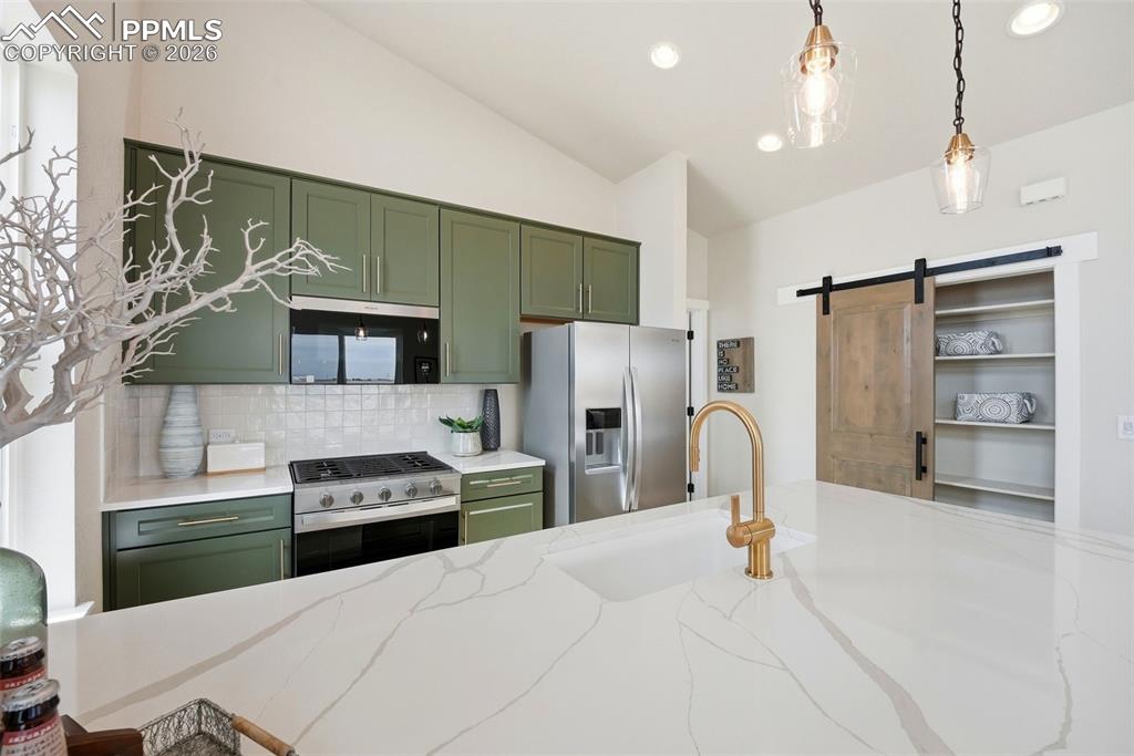 9456 Traveler Terrace