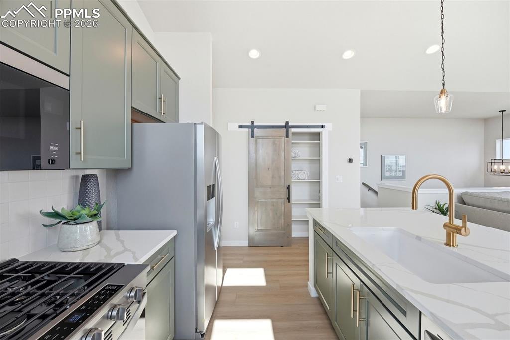 9456 Traveler Terrace