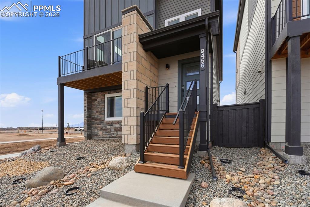 9456 Traveler Terrace photo 2