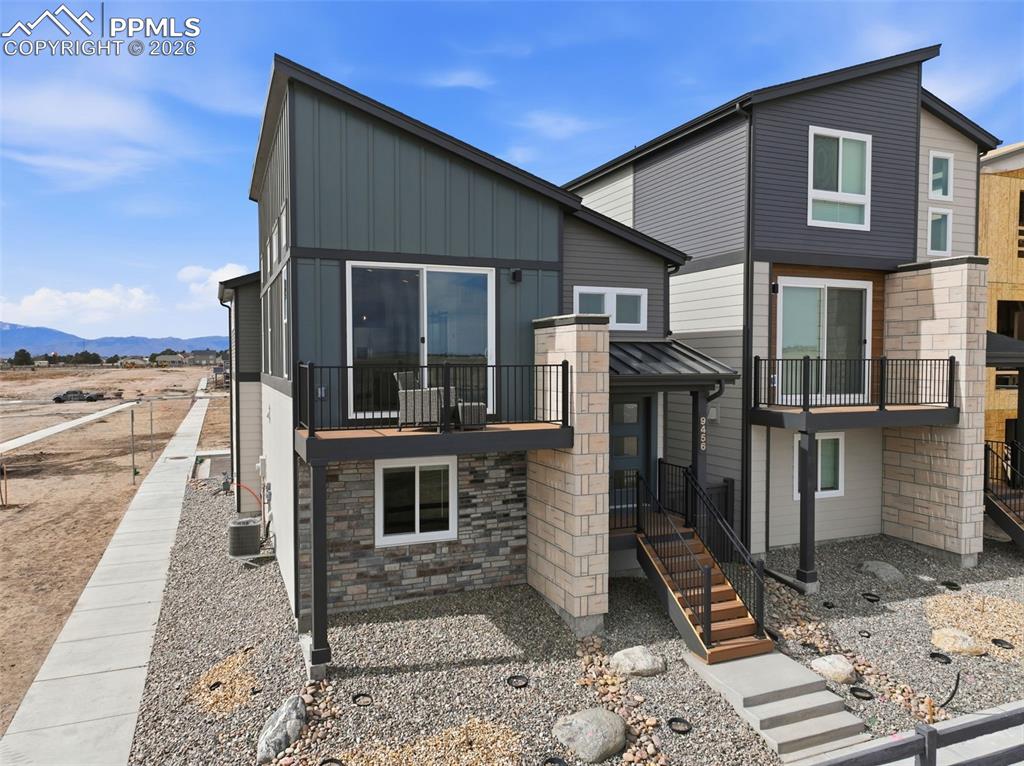 9456 Traveler Terrace